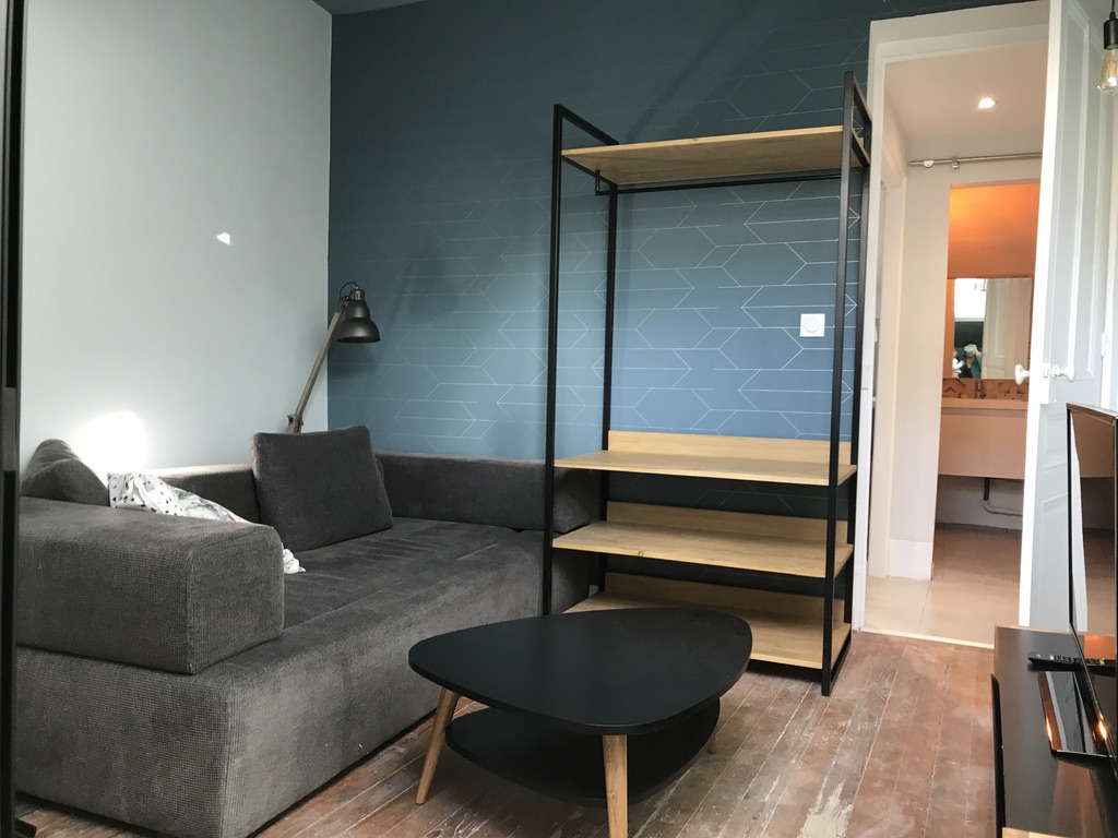 903074AF-364B-48D0-93A6-0D4B888E7D54_1_105_c